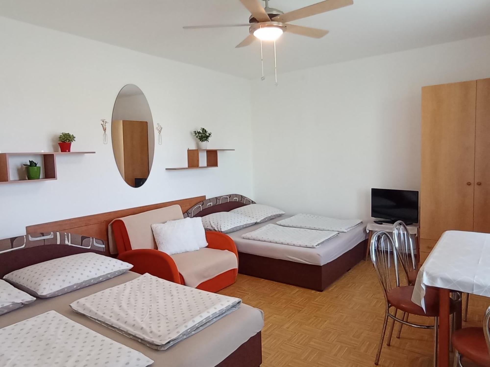 Afrodita Hotel Štúrovo Екстериор снимка