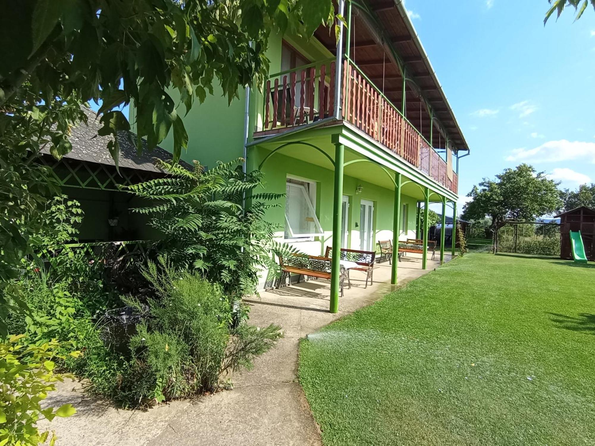 Afrodita Hotel Štúrovo Екстериор снимка