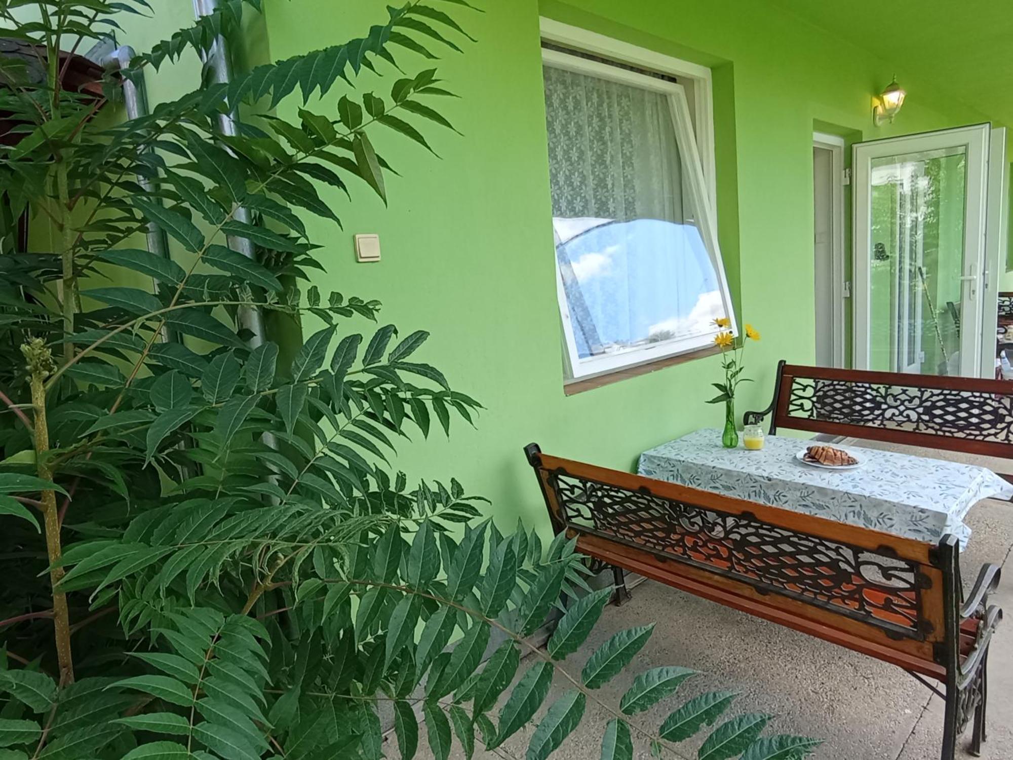 Afrodita Hotel Štúrovo Екстериор снимка