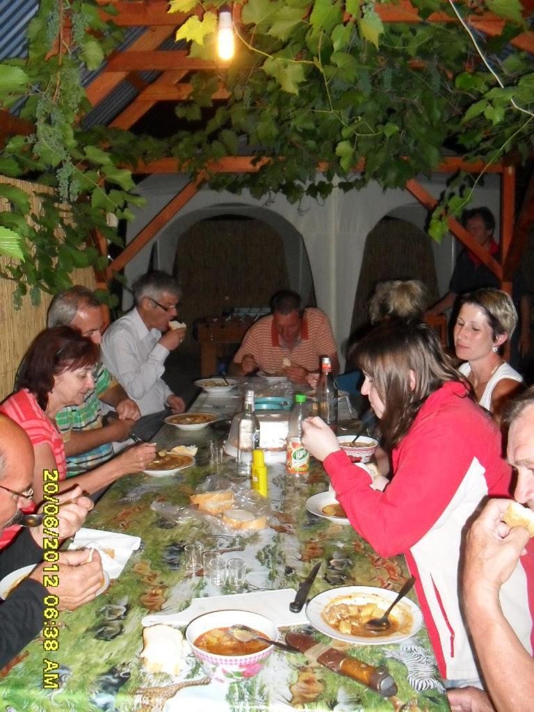 Afrodita Hotel Štúrovo Екстериор снимка